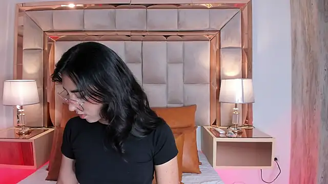 DaraBeckett online show from December 2024 12:06:01 PM