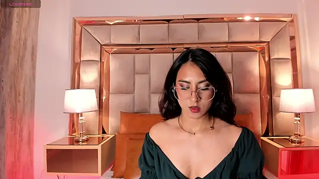 DaraBeckett online show from February 2025 12:33:01 PM