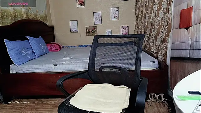 Lanian 99 online show from October 2025 10:59:01 AM