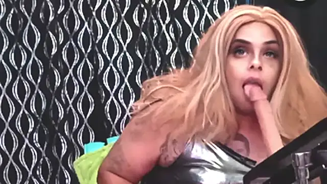 Snapshot of indica310 chatting on November 2025 10:46:02 AM indica310 online show from November 2025 10:46:02 AM