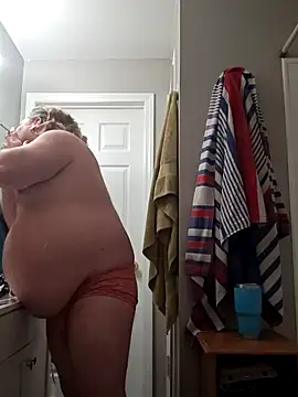 Snapshot of jrsexy83 chatting on January 2025 06:43:02 AM jrsexy83 online show from January 2025 06:43:02 AM