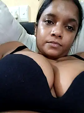 Indianqueen03 online show from March 2026 06:44:02 PM