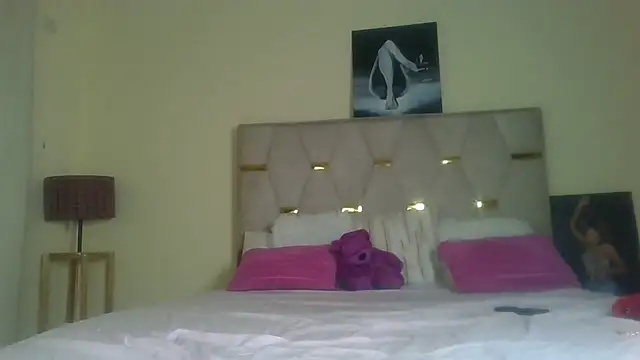Snapshot of Fine_assie chatting on January 2025 07:00:02 PM Fine assie online show from January 2025 07:00:02 PM