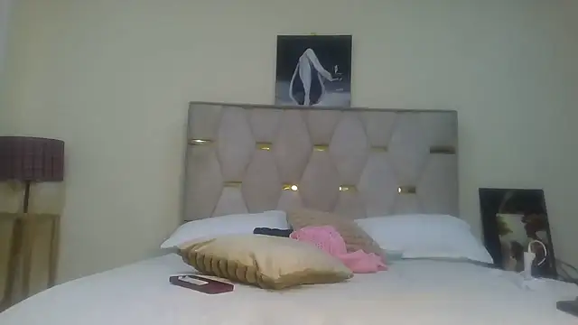 Snapshot of Fine_assie chatting on February 2025 04:14:02 PM Fine assie online show from February 2025 04:14:02 PM