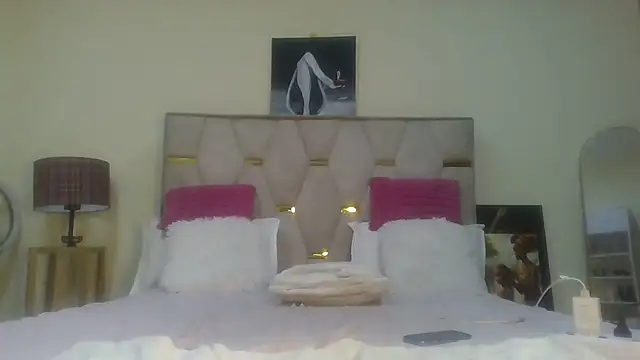 Snapshot of Fine_assie chatting on March 2025 02:54:01 PM Fine assie online show from March 2025 02:54:01 PM