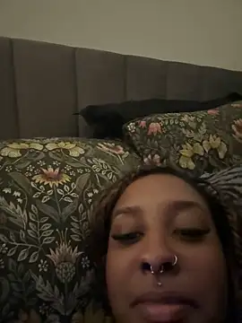 Snapshot of Your_Paris chatting on October 2025 12:17:01 PM Your Paris online show from October 2025 12:17:01 PM