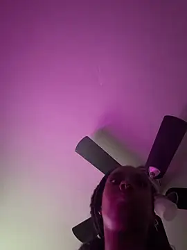 Snapshot of Your_Paris chatting on November 2025 01:00:02 PM Your Paris online show from November 2025 01:00:02 PM