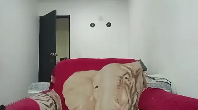 Snapshot of lucydreamm chatting on January 2025 02:28:02 AM lucydreamm online show from January 2025 02:28:02 AM