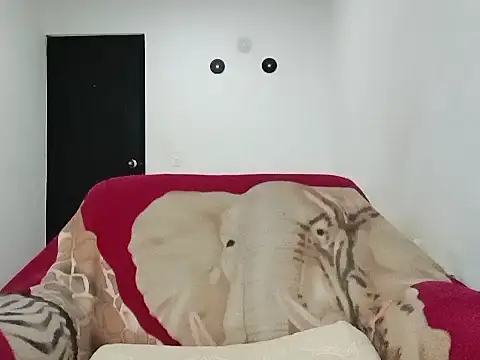 Snapshot of lucydreamm chatting on March 2025 02:05:01 AM lucydreamm online show from March 2025 02:05:01 AM