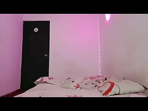 Snapshot of lucydreamm chatting on October 2025 01:11:01 AM lucydreamm online show from October 2025 01:11:01 AM