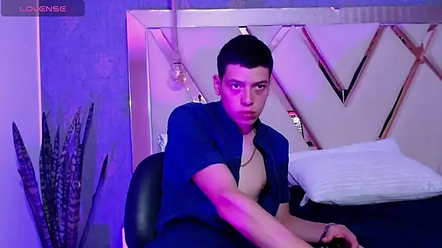 Dominate Alison online show from April 2026 01:05:02 AM