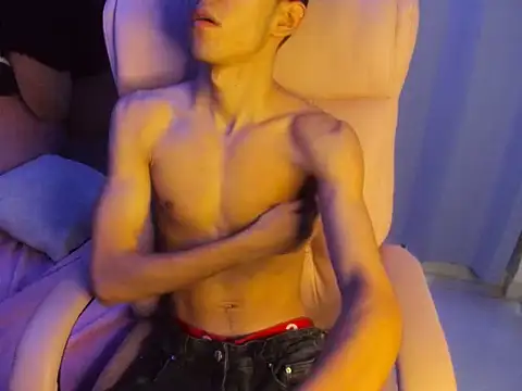 isaaclatino online show from April 2026 09:39:01 AM