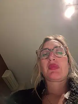 casalinga88 online show from March 2025 01:43:01 AM