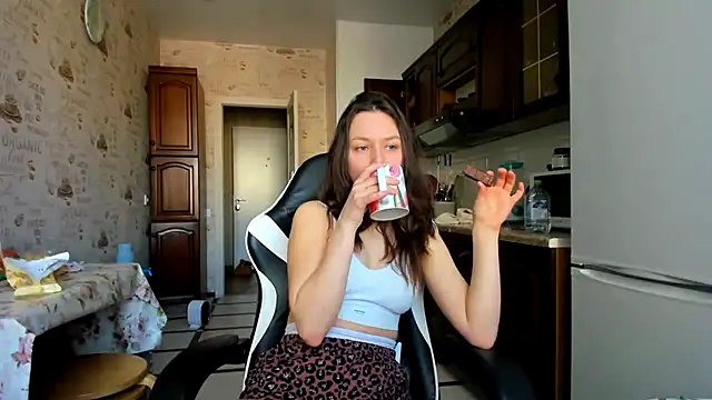 Adela Vetta online show from February 2025 11:10:01 AM