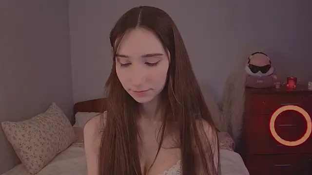 lezyliza online show from April 2026 04:15:01 PM