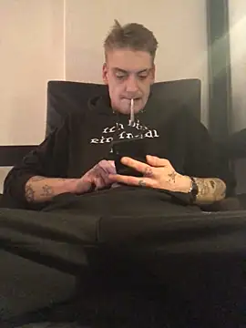 Simboxxx040 online show from December 2024 09:17:01 PM