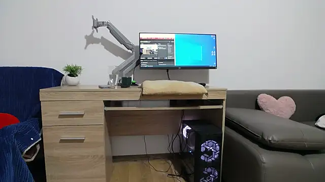 KarlyGray10 online show from December 2024 05:17:02 AM