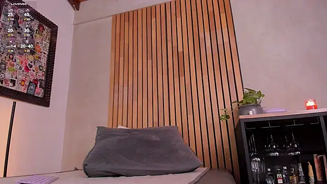 honeyhot69   online show from April 2026 12:00:02 PM