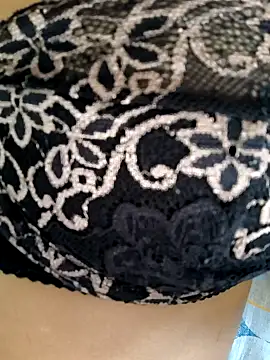 Snapshot of fernandasweet chatting on January 2025 08:13:02 PM fernandasweet online show from January 2025 08:13:02 PM