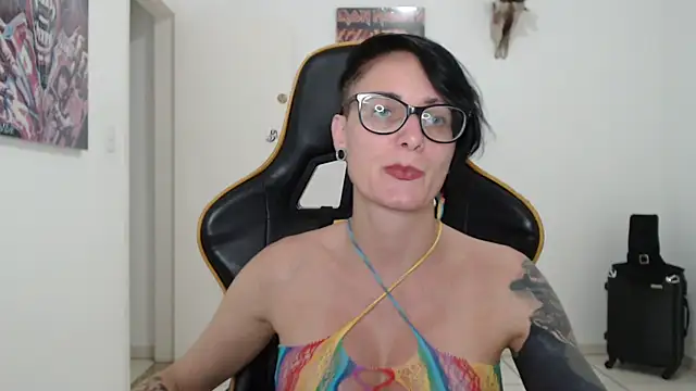 CrisBathoryxxx online show from December 2024 12:07:01 AM