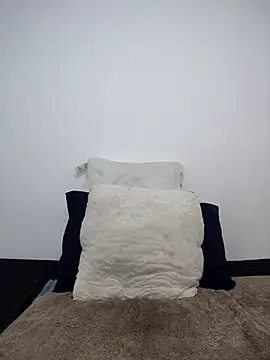 Snapshot of Curvy_sluty chatting on October 2025 06:10:02 AM Curvy sluty online show from October 2025 06:10:02 AM