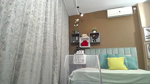 RebecaBlackx online show from October 2025 06:25:02 AM