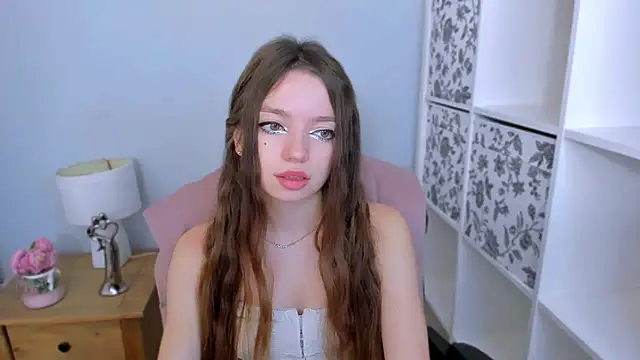 GraceLips online show from October 2025 05:40:01 AM