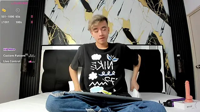 Snapshot of bunny_maxi chatting on December 2024 12:44:01 PM bunny maxi online show from December 2024 12:44:01 PM