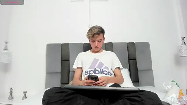 Snapshot of bunny_maxi chatting on December 2024 07:46:02 PM bunny maxi online show from December 2024 07:46:02 PM