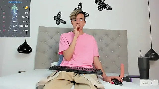 Snapshot of bunny_maxi chatting on December 2024 12:33:01 PM bunny maxi online show from December 2024 12:33:01 PM