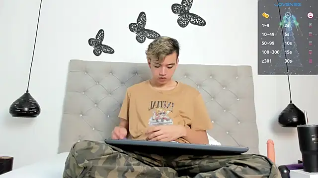 Snapshot of bunny_maxi chatting on December 2024 12:27:02 PM bunny maxi online show from December 2024 12:27:02 PM
