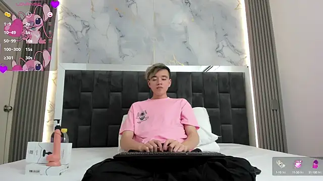 Snapshot of bunny_maxi chatting on February 2025 03:34:01 PM bunny maxi online show from February 2025 03:34:01 PM