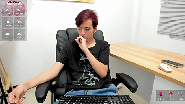 Snapshot of bunny_maxi chatting on September 2025 12:29:01 PM bunny maxi online show from September 2025 12:29:01 PM