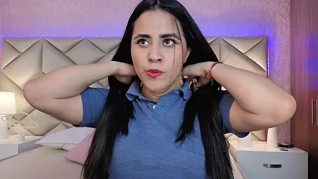 Brenda Garcia online show from September 2025 07:47:02 PM