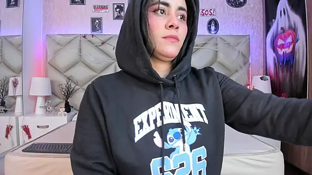 Brenda Garcia online show from October 2025 08:08:02 PM