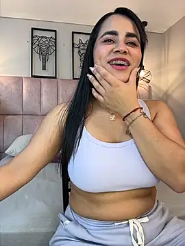 Brenda Garcia online show from November 2025 12:17:01 PM