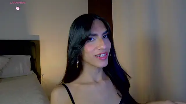 AlanaSofiia online show from April 2026 04:00:01 PM