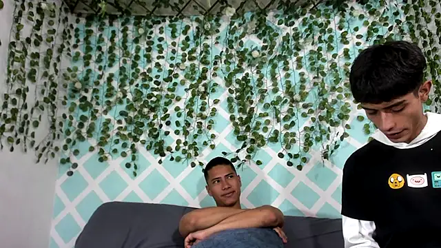 oliverhot2005 online show from October 2025 04:17:01 PM