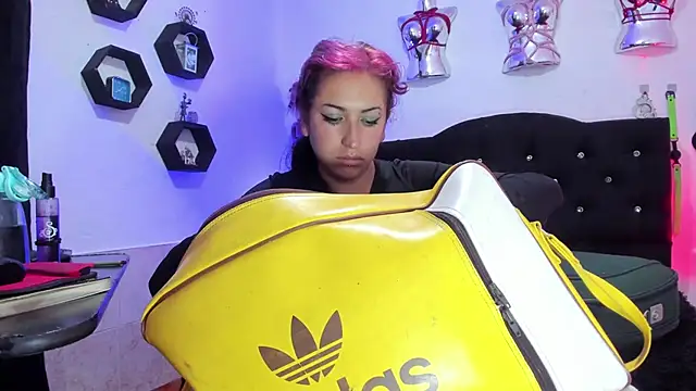 LucyStrike  online show from November 2025 11:26:01 PM