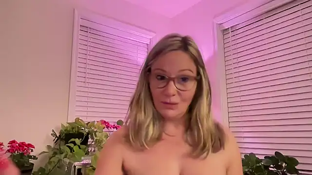Milf Goddess online show from May 2026 07:48:01 AM