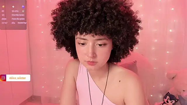 Snapshot of Alice_winter_ chatting on November 2025 06:08:01 PM Alice winter online show from November 2025 06:08:01 PM