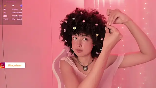 Snapshot of Alice_winter_ chatting on November 2025 06:19:02 PM Alice winter online show from November 2025 06:19:02 PM