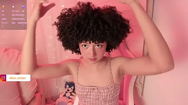 Snapshot of Alice_winter_ chatting on December 2025 06:16:01 PM Alice winter online show from December 2025 06:16:01 PM