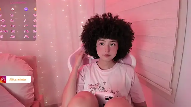 Snapshot of Alice_winter_ chatting on February 2026 06:12:02 PM Alice winter online show from February 2026 06:12:02 PM