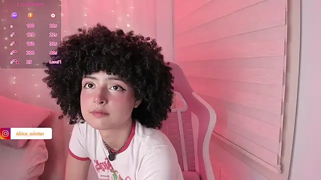 Snapshot of Alice_winter_ chatting on June 2026 06:12:01 PM Alice winter online show from June 2026 06:12:01 PM