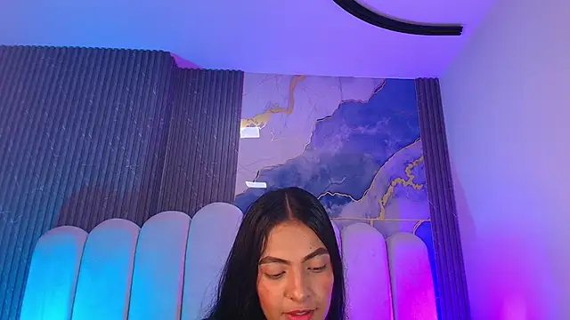 hot dione online show from December 2025 07:20:02 PM