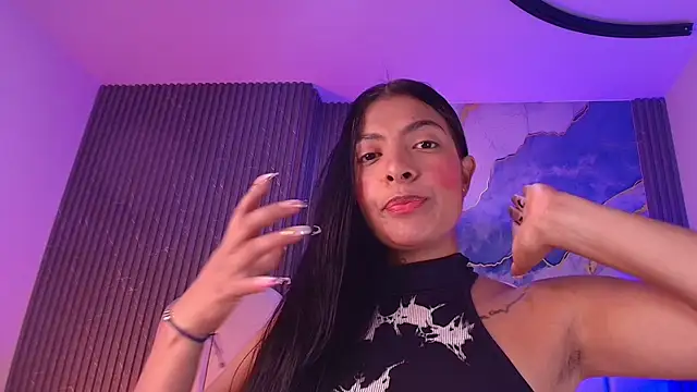 hot dione online show from April 2026 07:20:02 PM