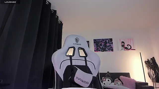 satanbabee online show from April 2026 11:36:01 PM