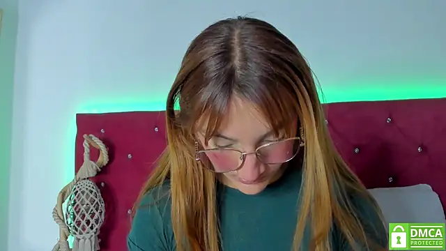 Ruth harvey  online show from December 2024 12:33:02 PM