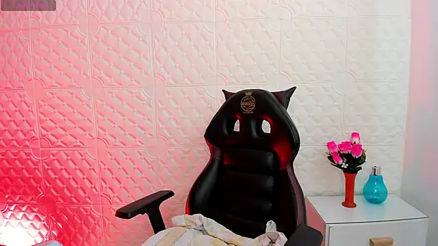 Alessandraa ferri  online show from February 2025 09:06:01 PM